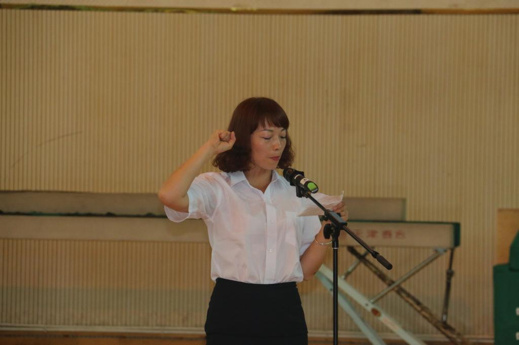 437437必赢国际网址教师王辉代表全体裁判员宣誓